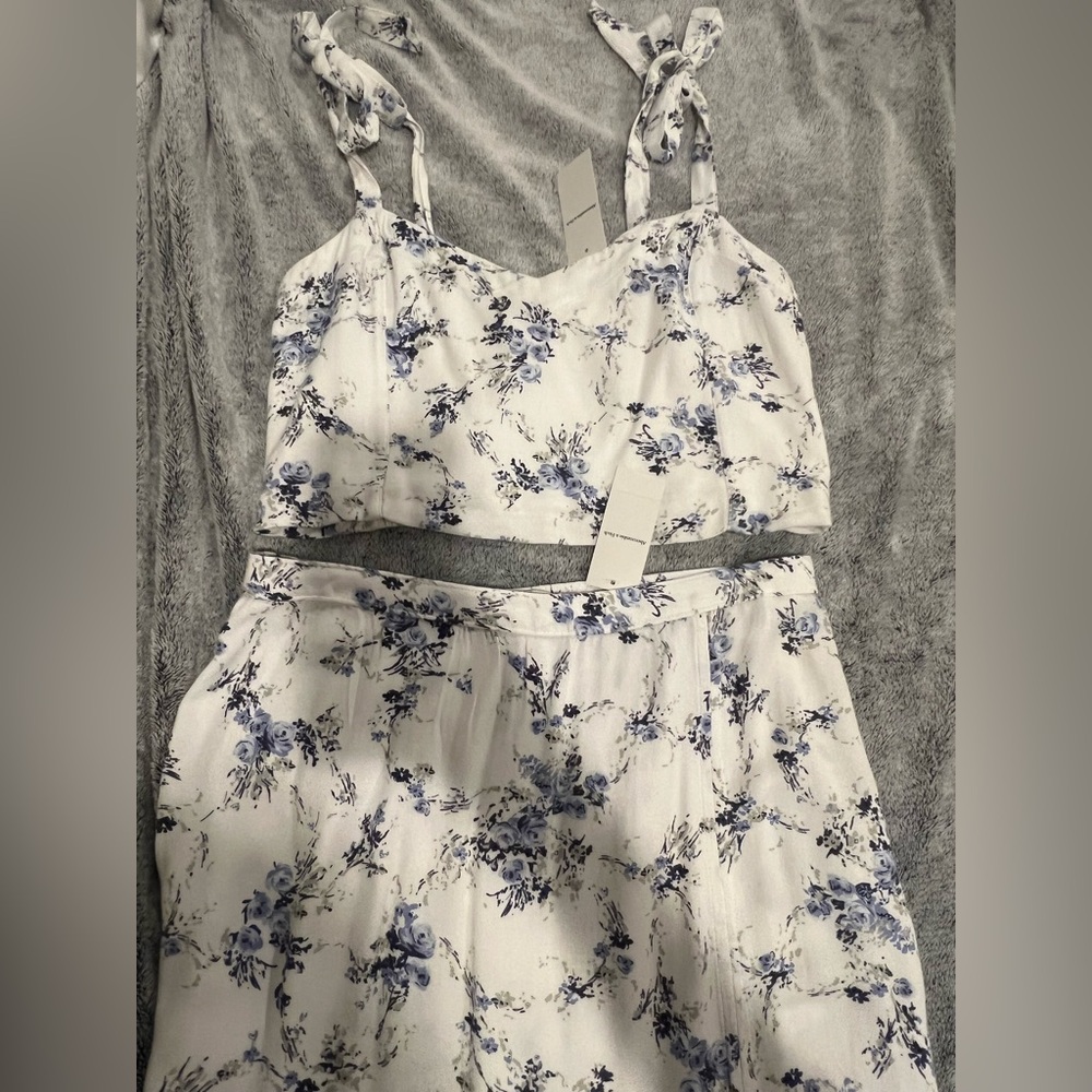 NWT Abercrombie Blue Floral 2-Piece Set | Crop Top + Midi Skirt | Size L - Picture 7 of 7